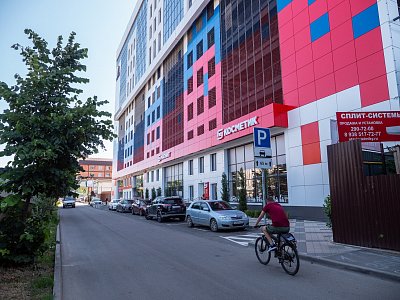 ЖК На Садовой; Многоуровневый паркинг, включающий фитнес и торговоофисные помещения